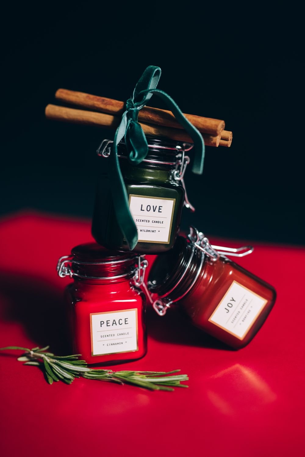 Velas em potes de vidro